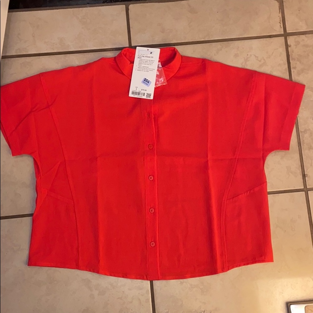 NWT lululemon shirt